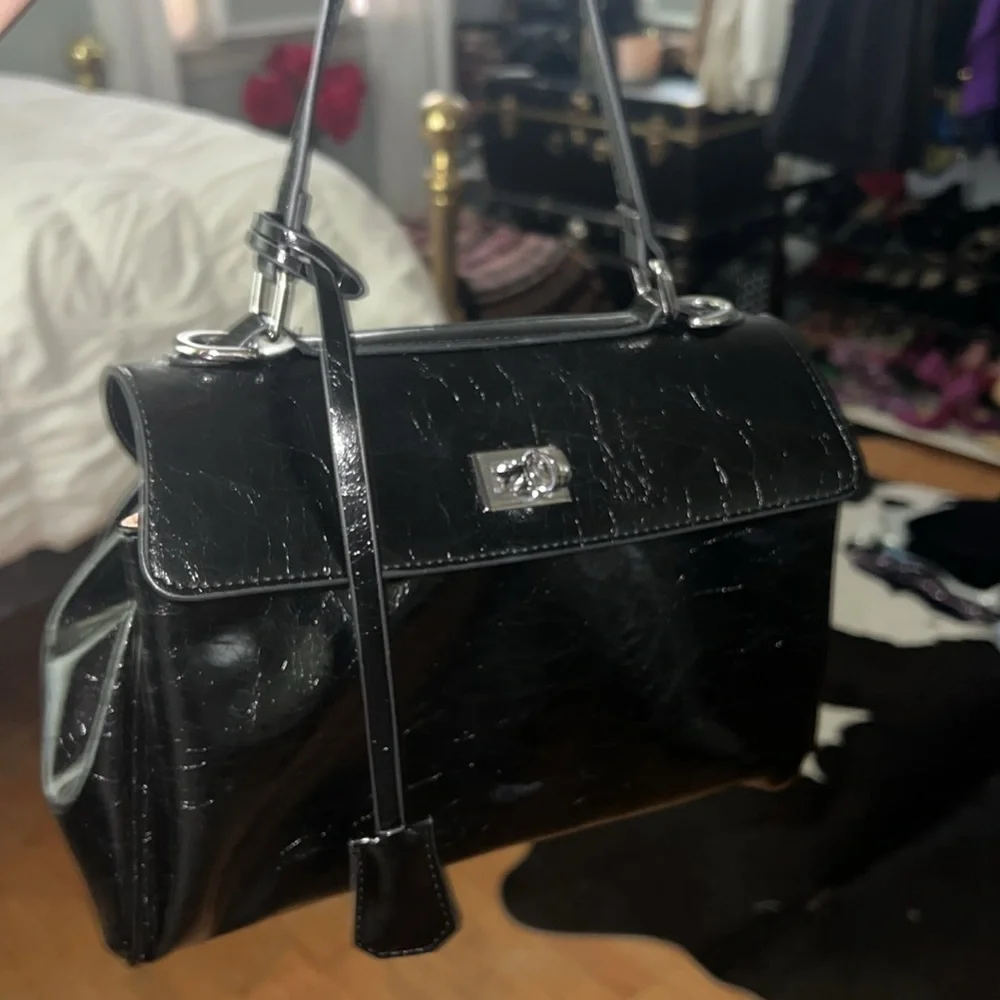 Faux Leather Rodeo Slouchy Twist-Lock Satchel Handbag